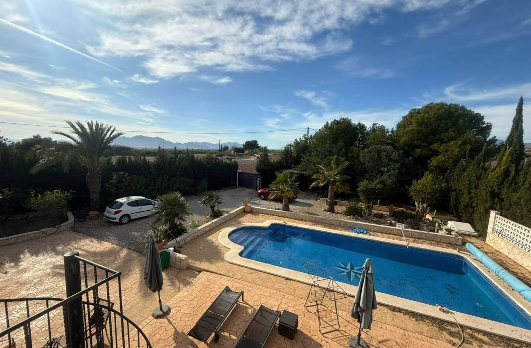 Resale - Country Villa - Crevillente