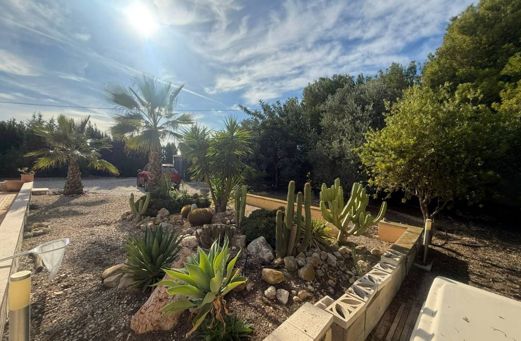 Resale - Country Villa - Crevillente