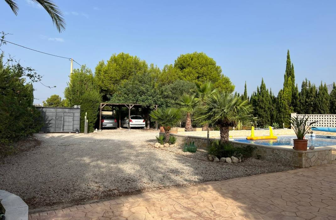 Resale - Country Villa - Crevillente