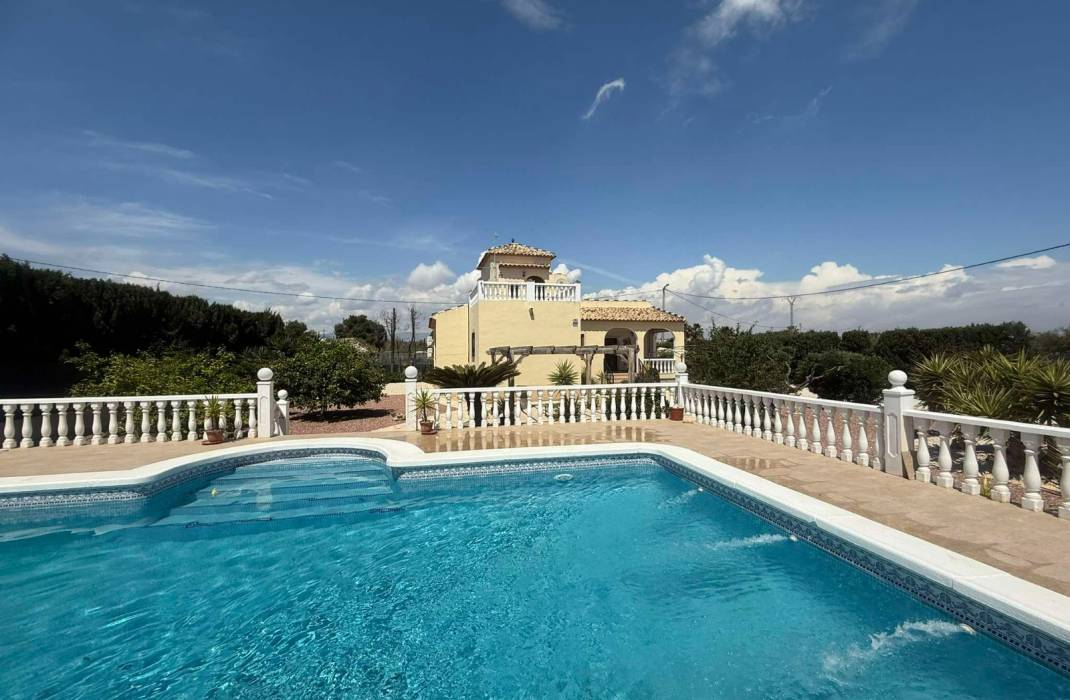 Resale - Country Villa - Dolores