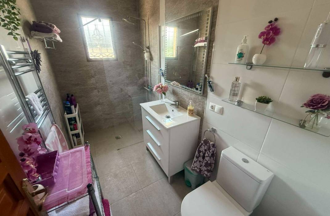 Resale - Country Villa - Dolores