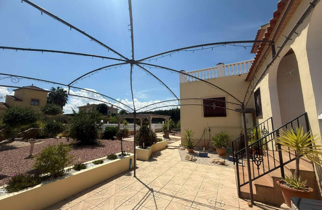 Resale - Country Villa - Dolores