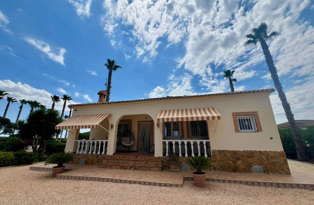 Resale - Country Villa - Orihuela