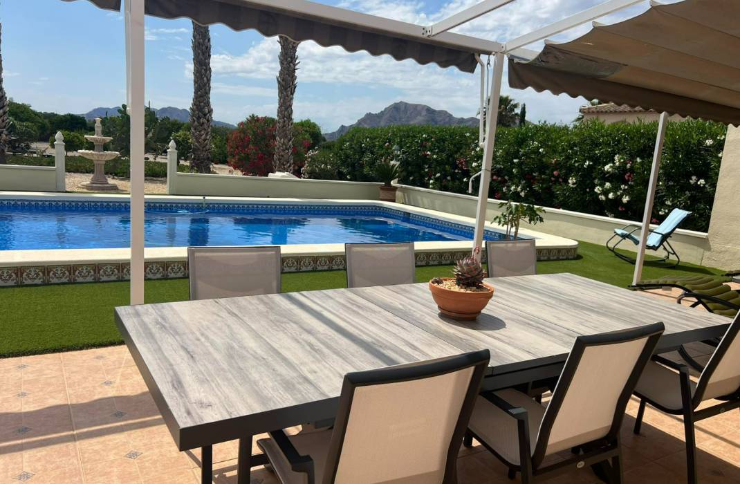 Resale - Country Villa - Orihuela