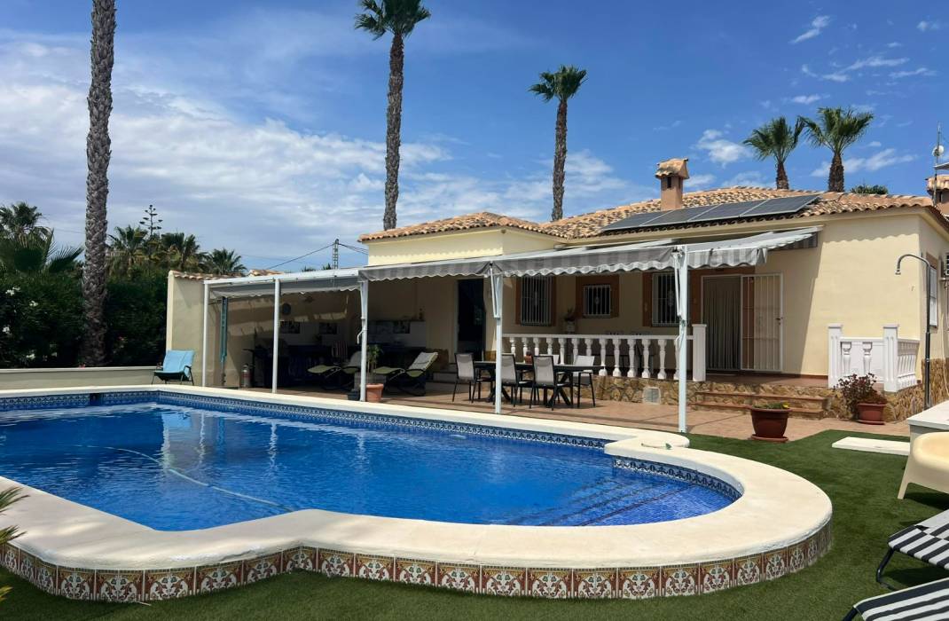 Resale - Country Villa - Orihuela