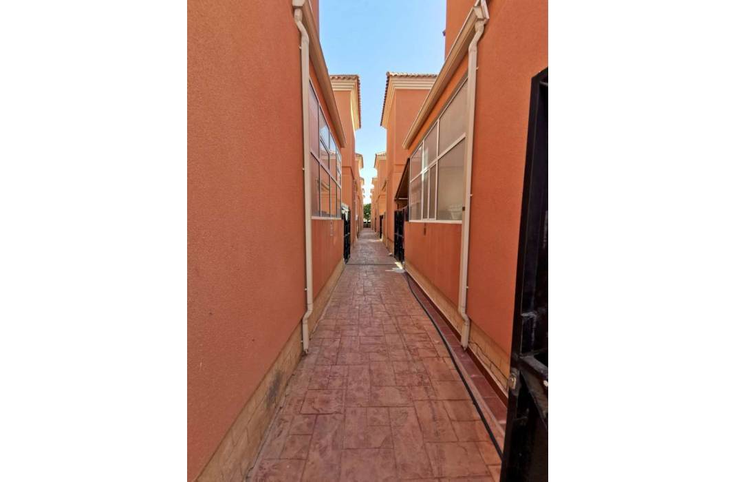 Resale - Detached House / Villa - Almoradi