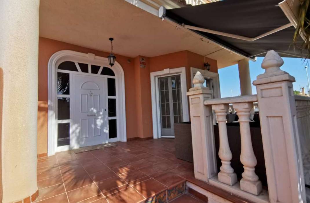 Resale - Detached House / Villa - Almoradi