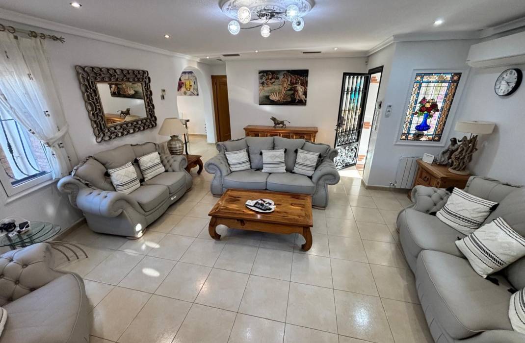 Resale - Detached House / Villa - Ciudad Quesada - CENTRO