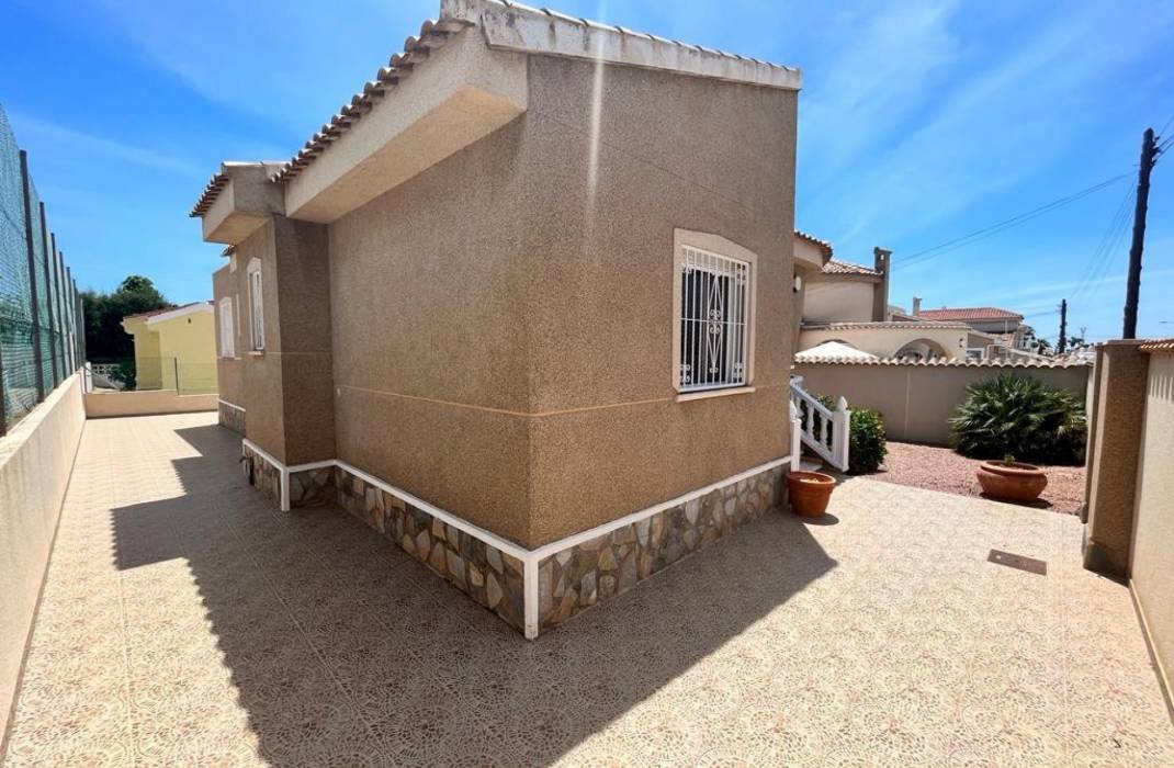 Resale - Detached House / Villa - Ciudad Quesada