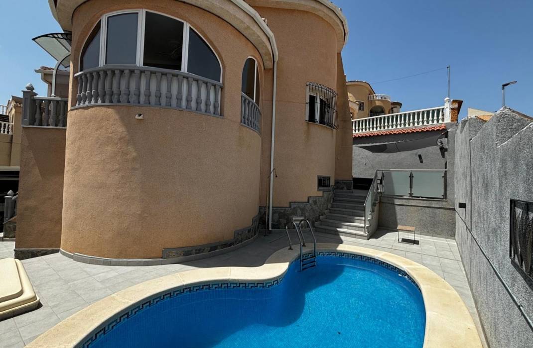 Resale - Detached House / Villa - Ciudad Quesada