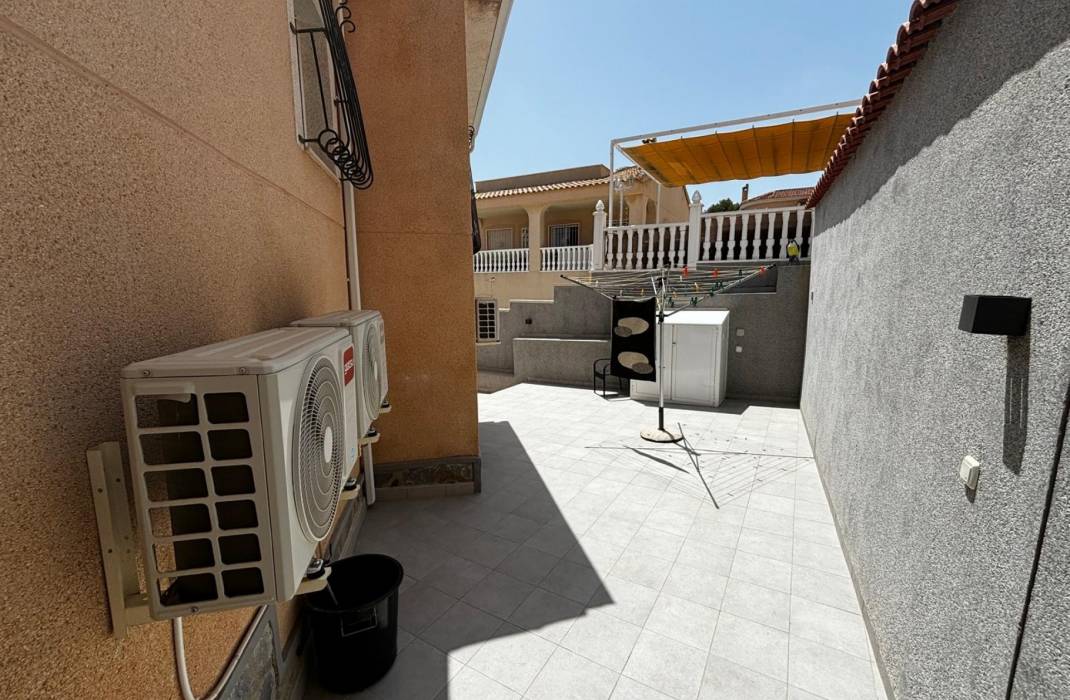 Resale - Detached House / Villa - Ciudad Quesada