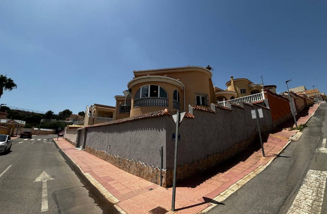 Resale - Detached House / Villa - Ciudad Quesada