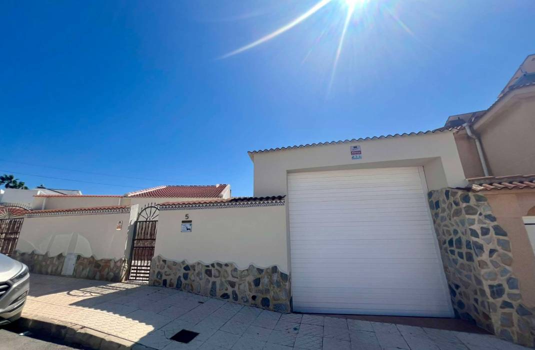 Resale - Detached House / Villa - Ciudad Quesada