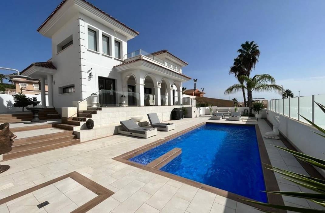 Resale - Detached House / Villa - Ciudad Quesada