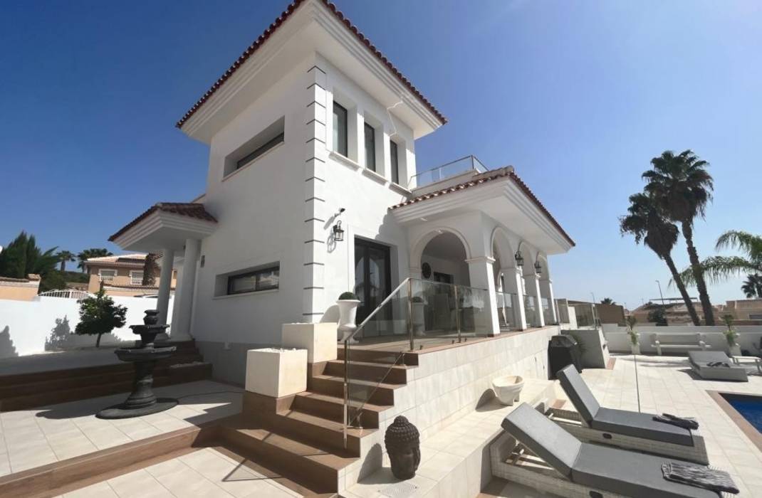 Resale - Detached House / Villa - Ciudad Quesada