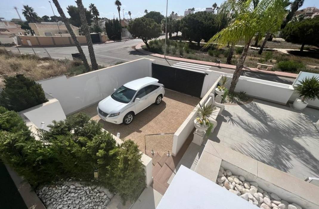 Resale - Detached House / Villa - Ciudad Quesada