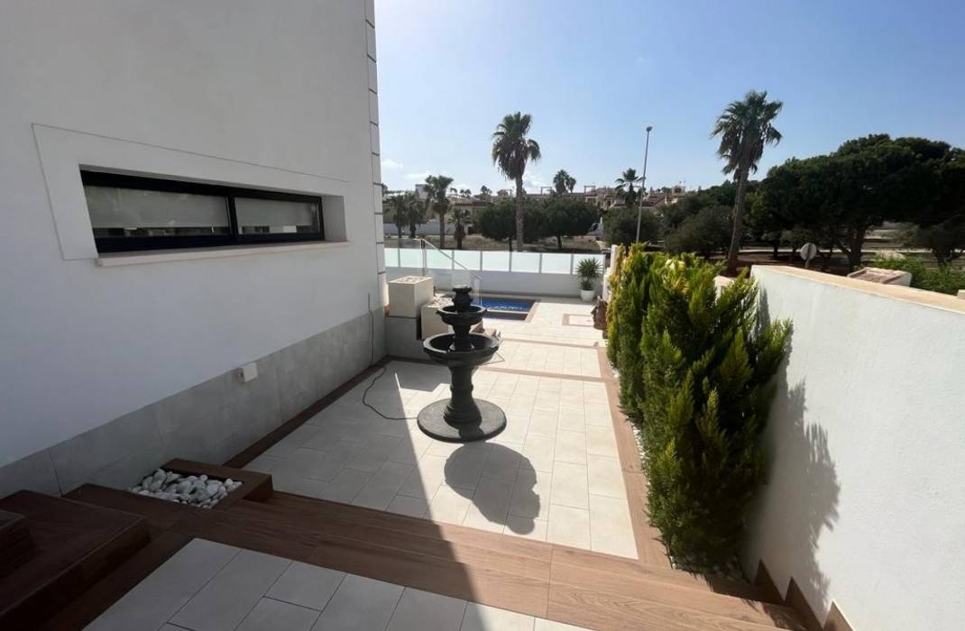 Resale - Detached House / Villa - Ciudad Quesada