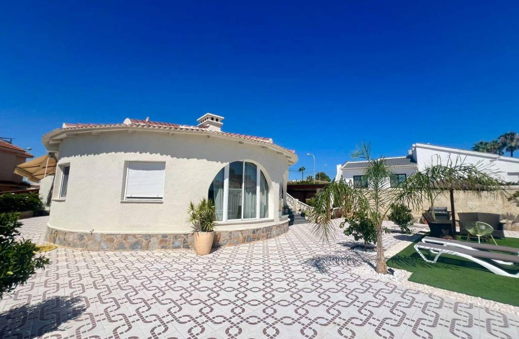 Resale - Detached House / Villa - Ciudad Quesada