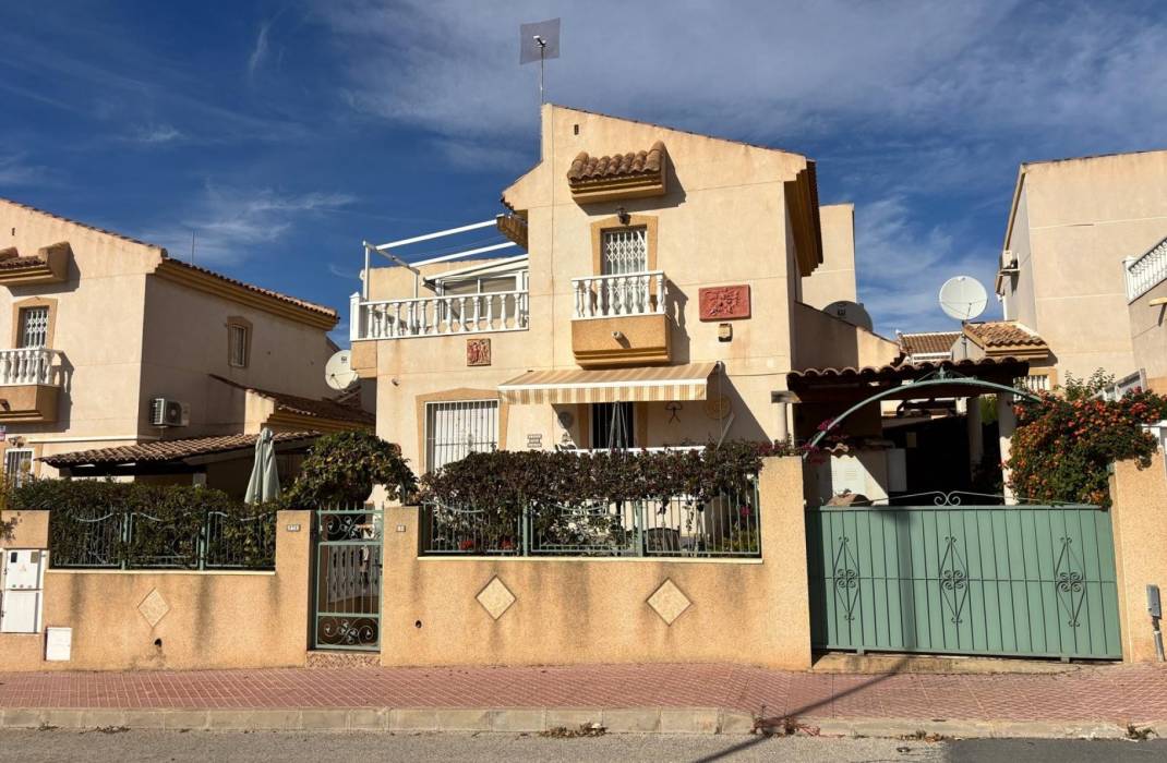 Resale - Detached House / Villa - Ciudad Quesada