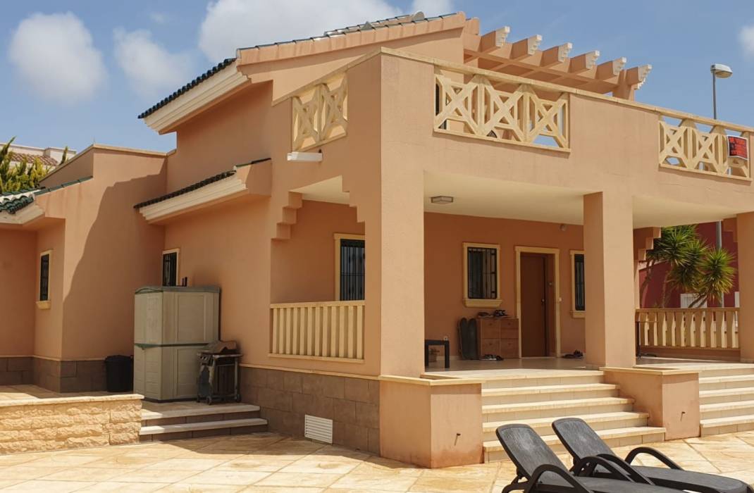 Resale - Detached House / Villa - Ciudad Quesada
