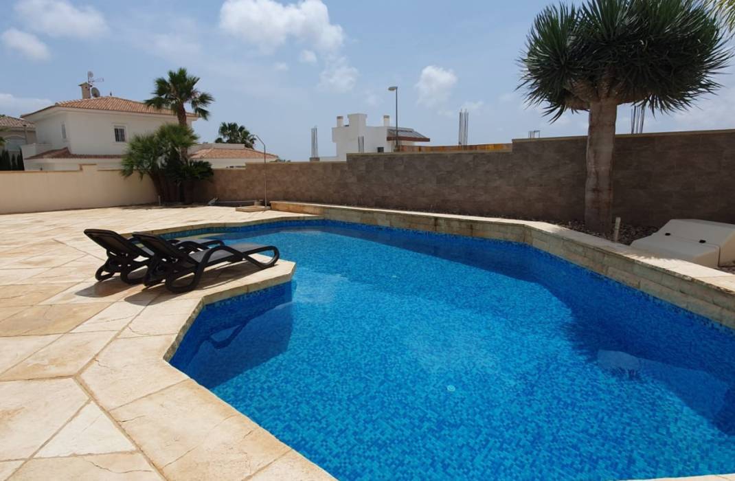Resale - Detached House / Villa - Ciudad Quesada