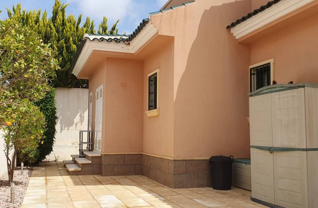 Resale - Detached House / Villa - Ciudad Quesada