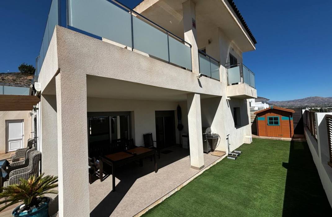 Resale - Detached House / Villa - Cox