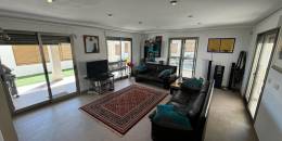 Resale - Detached House / Villa - Cox