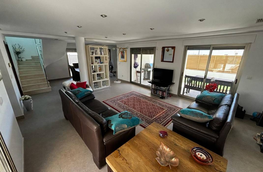 Resale - Detached House / Villa - Cox