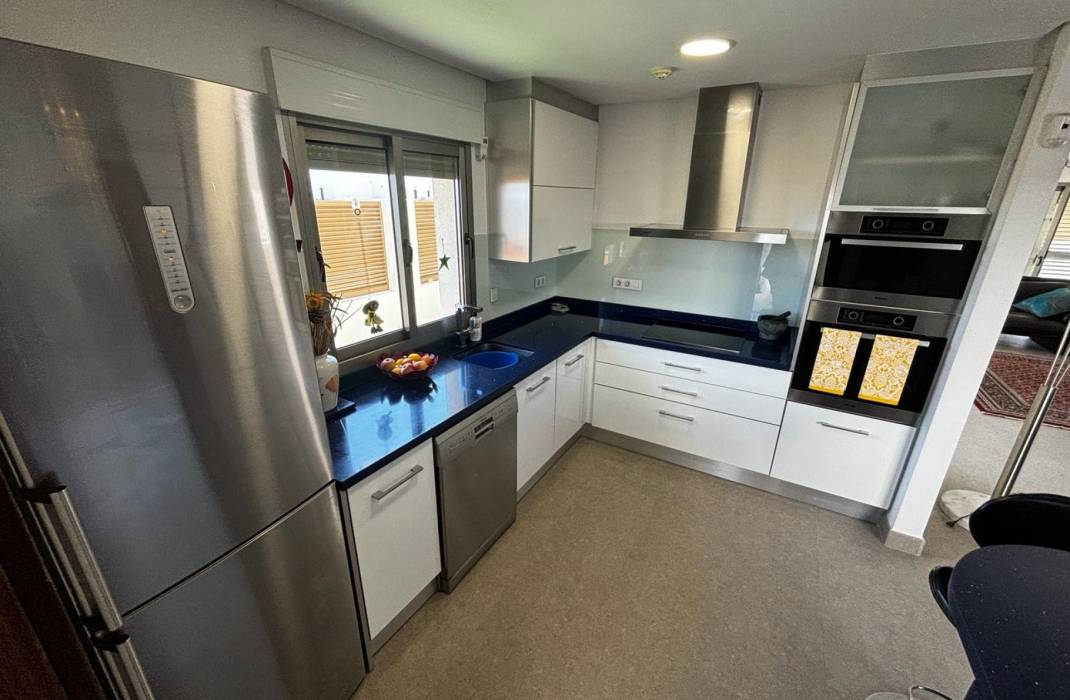 Resale - Detached House / Villa - Cox