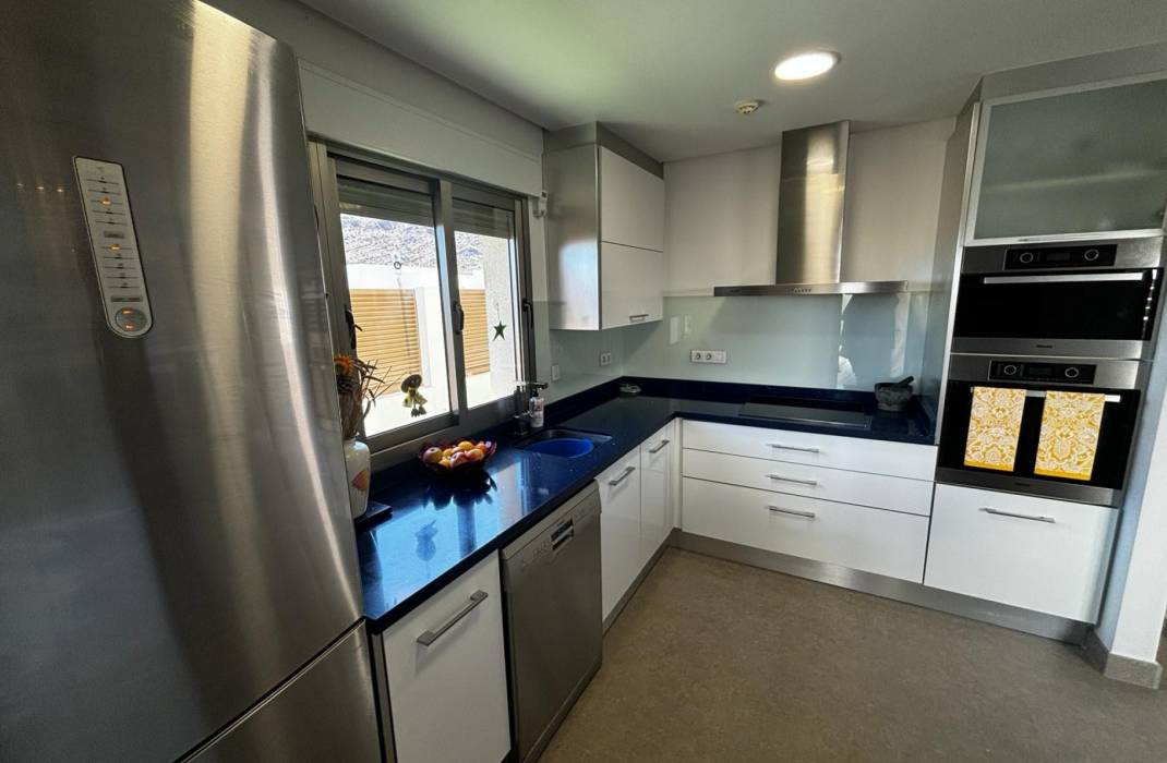 Resale - Detached House / Villa - Cox