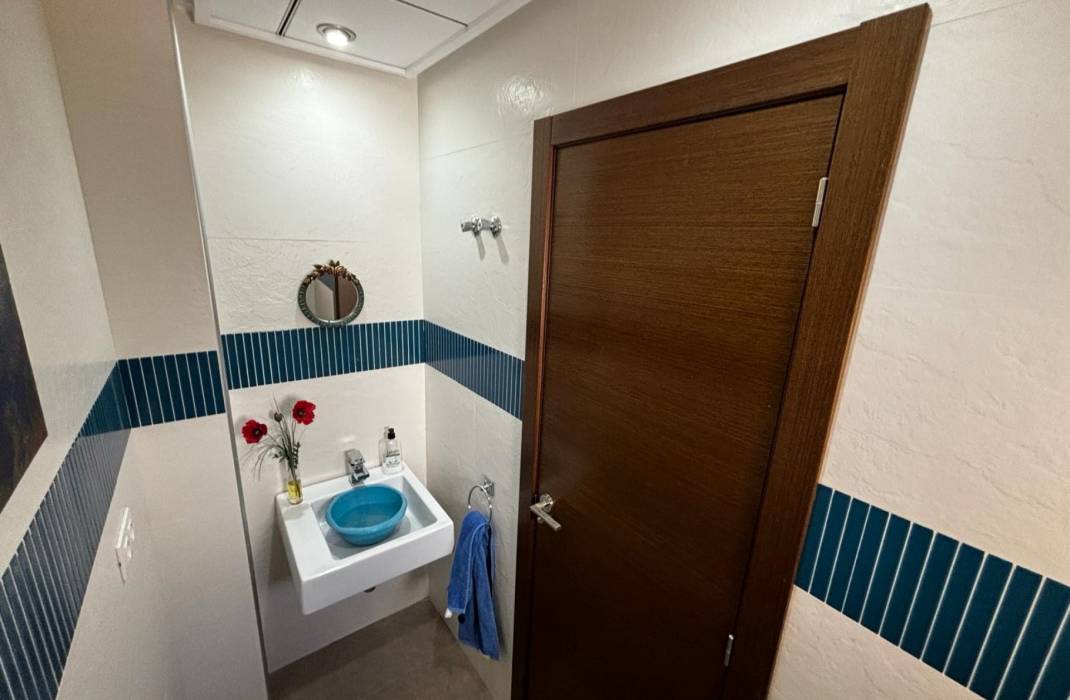 Resale - Detached House / Villa - Cox