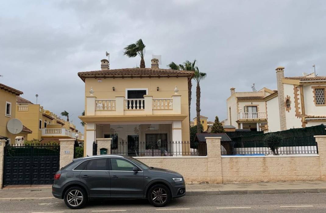 Resale - Detached House / Villa - Guardamar del Segura - El Raso