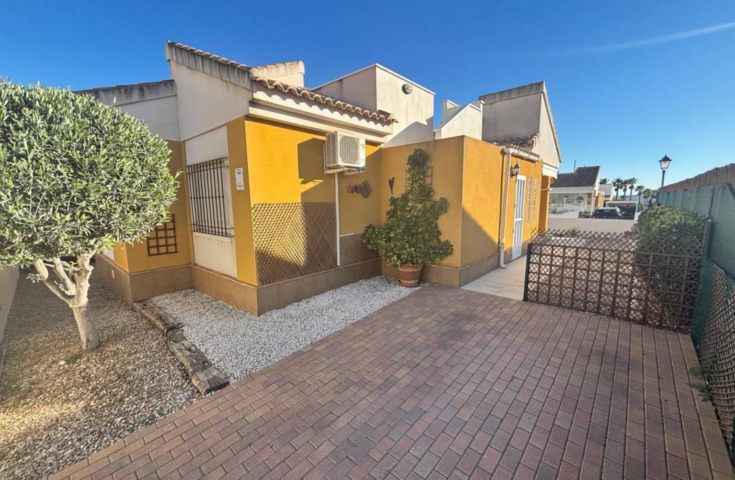 Resale - Detached House / Villa - Los Montesinos - Urbanizacion montesol