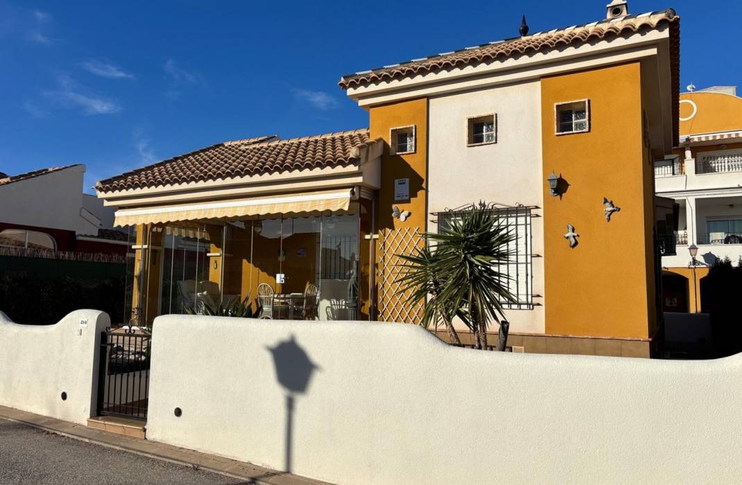 Resale - Detached House / Villa - Los Montesinos - Urbanizacion montesol