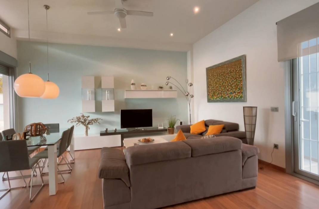 Resale - Detached House / Villa - Mil Palmeras