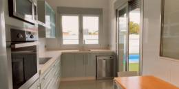 Resale - Detached House / Villa - Mil Palmeras