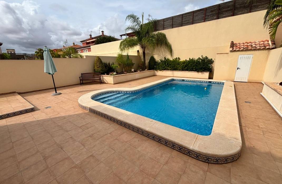 Resale - Detached House / Villa - Torrevieja Centro - Torrevieja