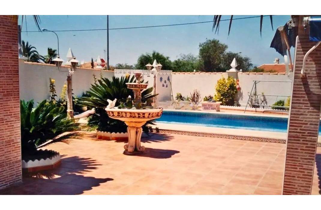 Resale - Detached Villa - Torrevieja - 0