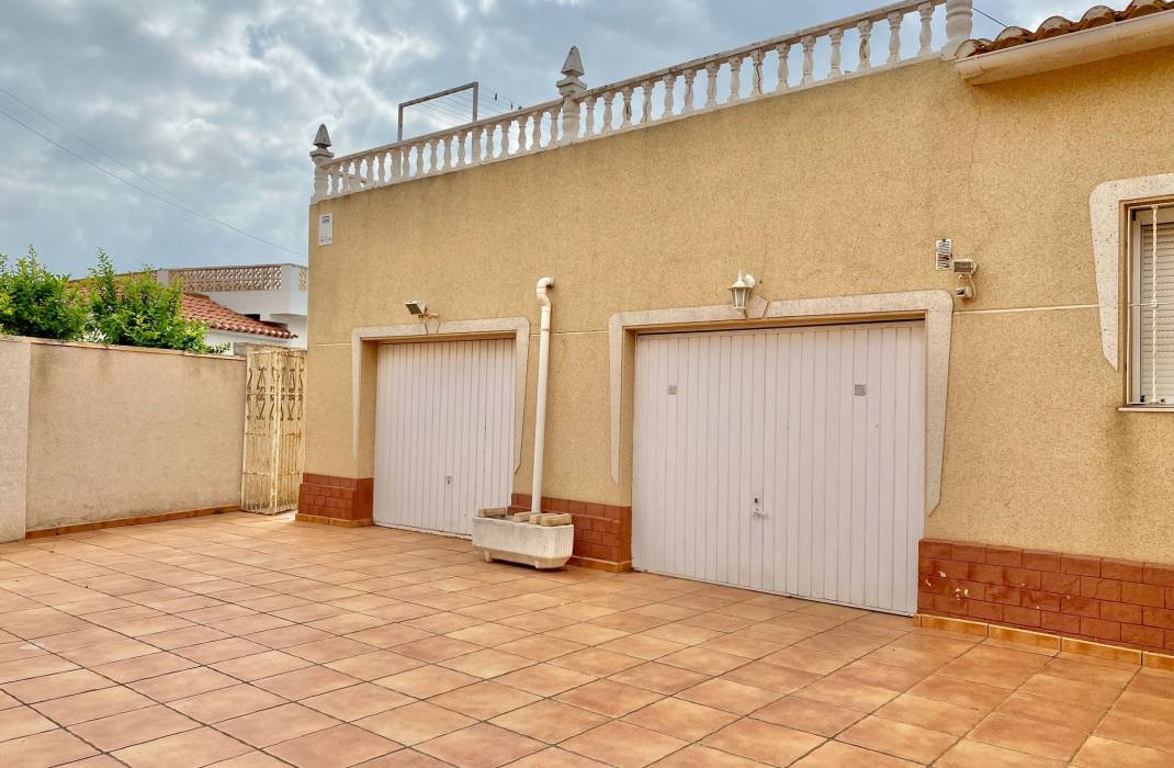 Resale - Detached Villa - Torrevieja - 0