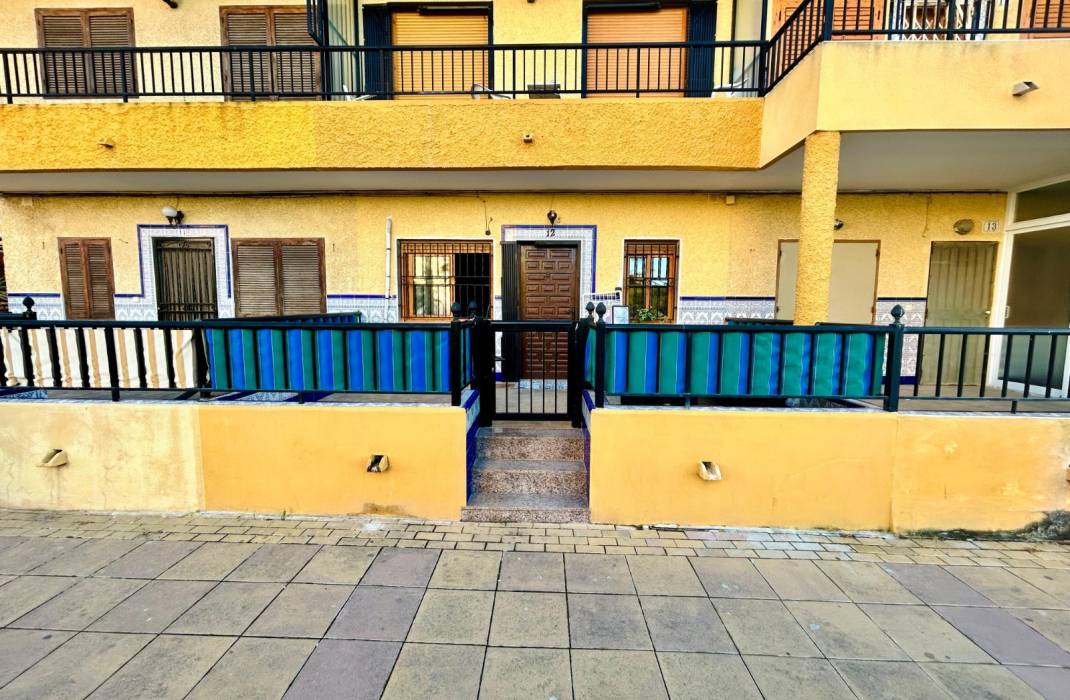 Resale - Duplex apartment - Torrevieja - La Mata