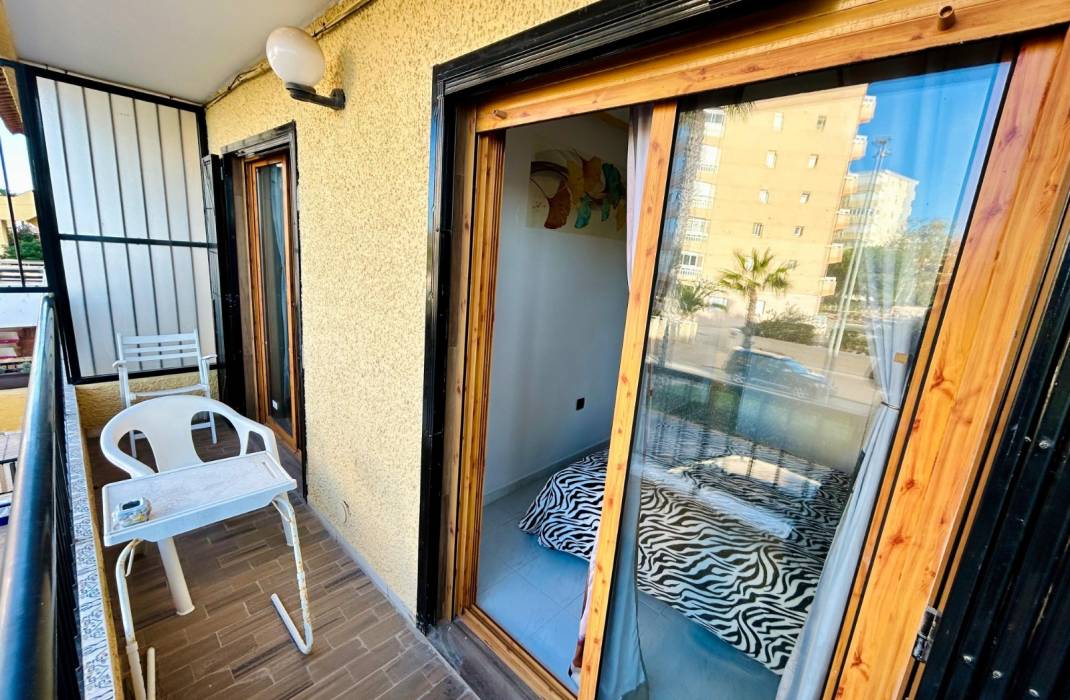 Resale - Duplex apartment - Torrevieja - La Mata