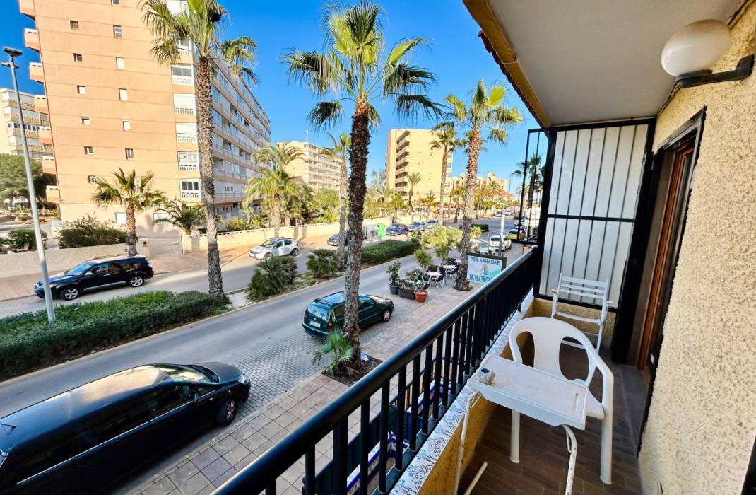 Resale - Duplex apartment - Torrevieja - La Mata