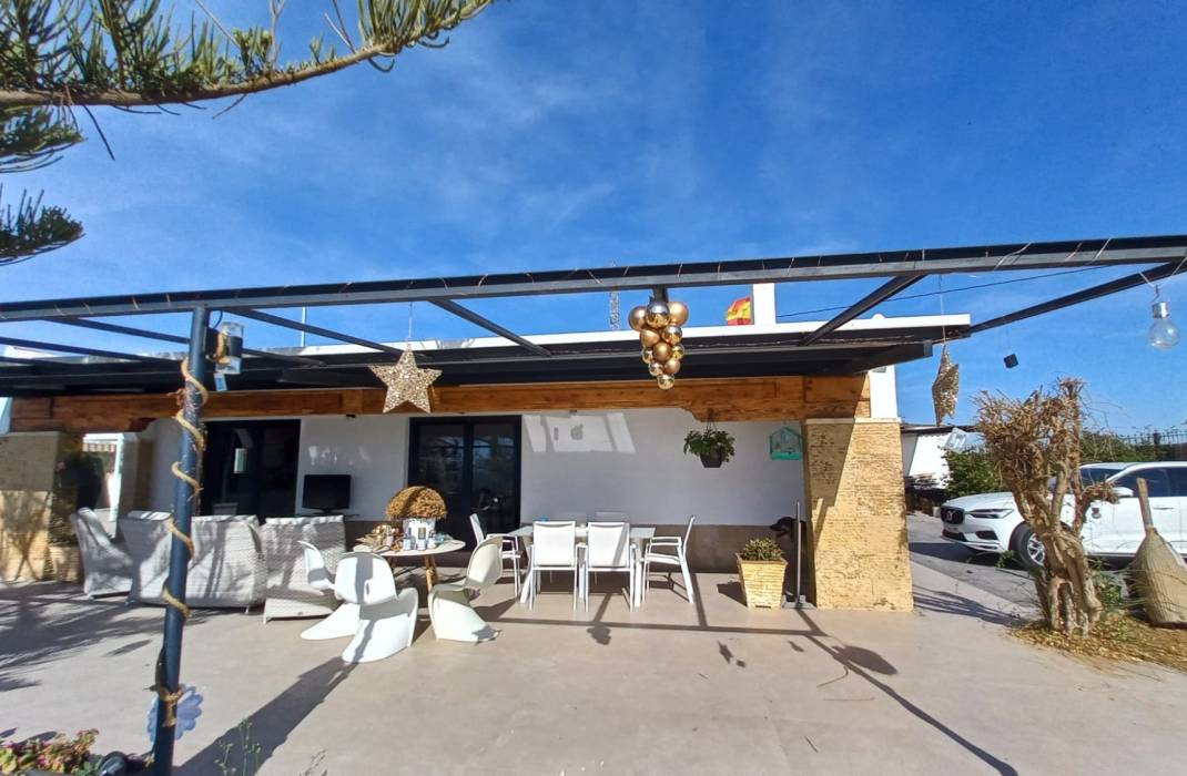 Resale - Finca / Country Property - Los Montesinos - LOS MONTESINOS