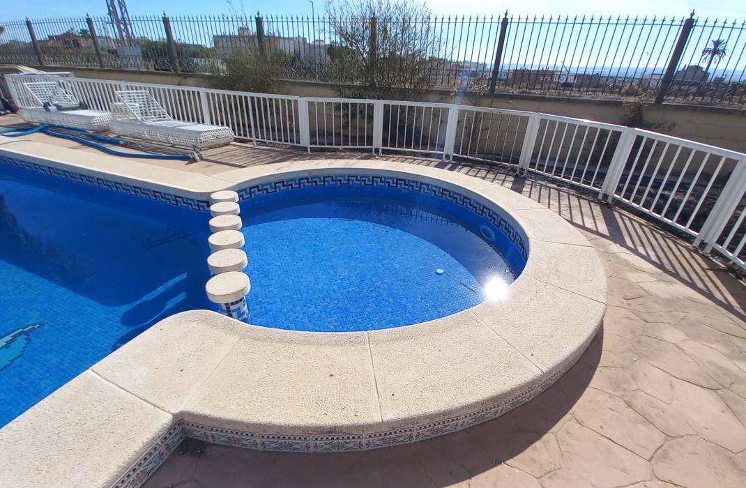 Resale - Finca / Country Property - Los Montesinos - LOS MONTESINOS