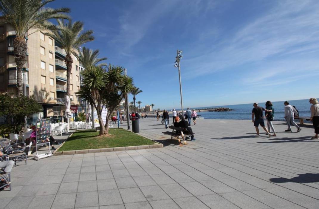 Resale - Flat - Torrevieja - Paseo maritimo