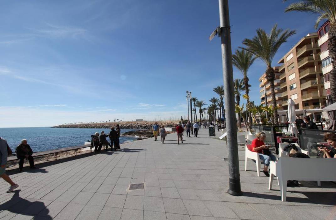 Resale - Flat - Torrevieja - Paseo maritimo