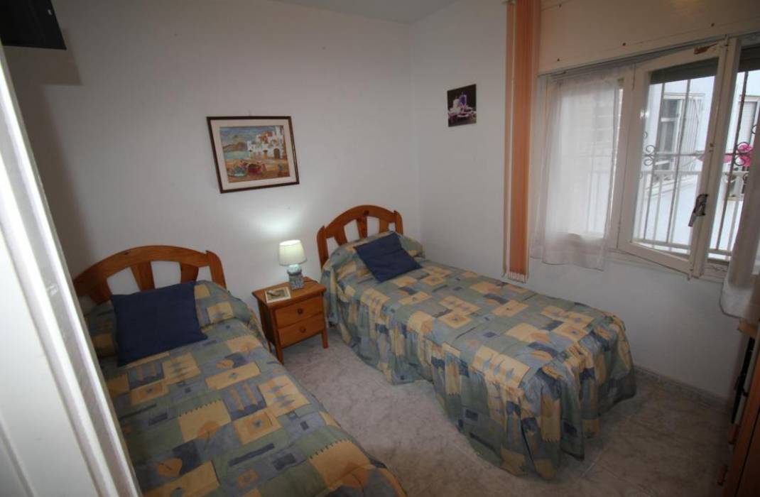 Resale - Flat - Torrevieja - Paseo maritimo