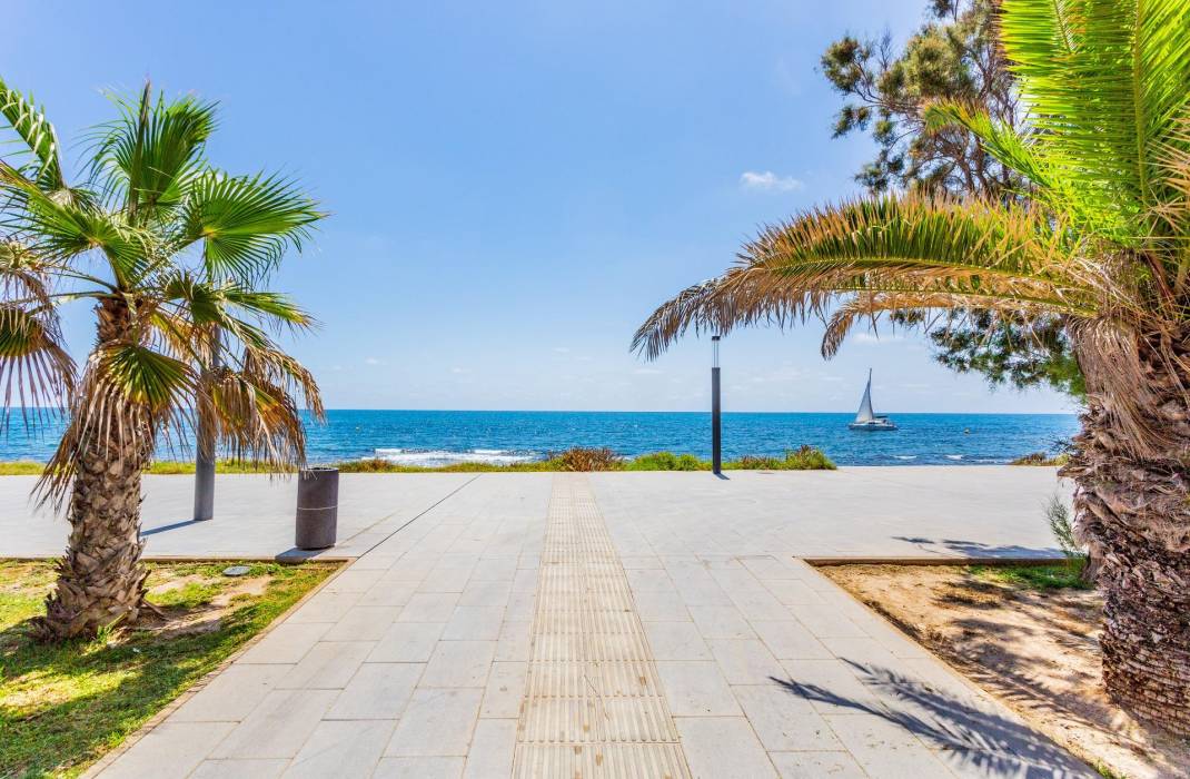 Resale - Garage - Torrevieja