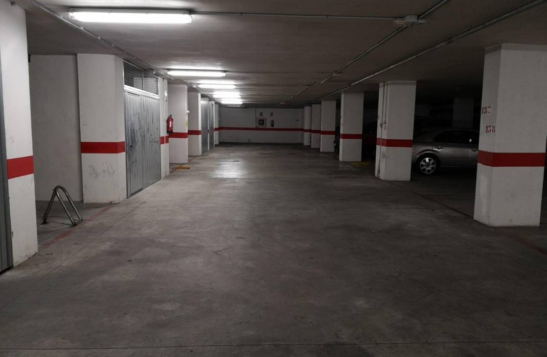 Resale - Garage - Torrevieja